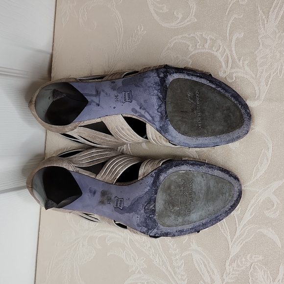 Donald J. Pliner Thora taupe strappy heels brown/gray leather 3" heel size 9 - Picture 5 of 10